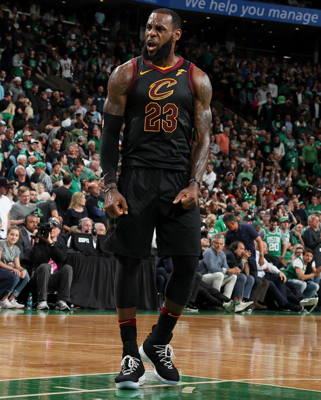 徐正源刚跟蓉城续约，就钦点斯坦丘和巴尔加斯转会入队，引发热议（续约刚落定，徐正源即点名引援斯坦丘、巴尔加斯，掀起热议）