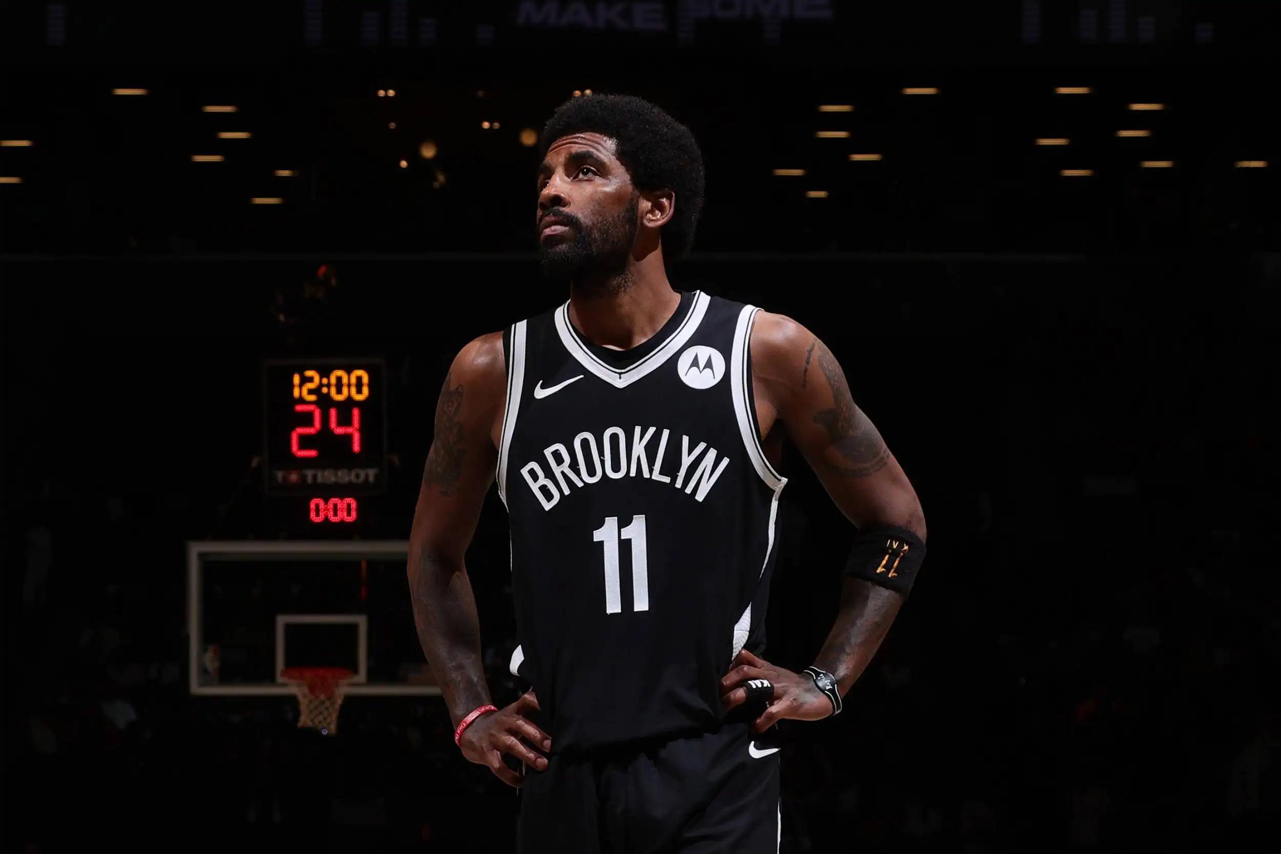 湖人斯马特谈伤势：就是背部痉挛，属于多年积劳造成的损耗（湖人斯马特谈伤情：背部痉挛，系长期积劳所致的磨损）