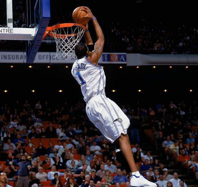 英超半场：泰特、威尔逊破门，维卡里奥送空门，热刺2-0富勒姆（英超半场战报：泰特、威尔逊进球，维卡里奥失误送空门，热刺2-0领先富勒姆）