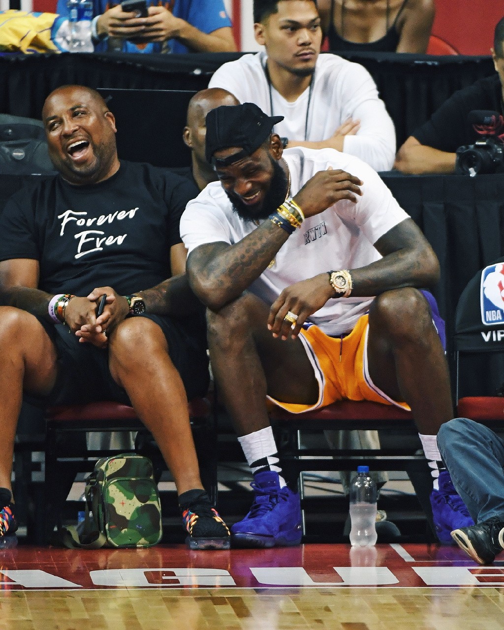 扎戈：托蒂睡觉打呼噜还说梦话；吐西蒙尼口水是因他故意挑衅（扎戈爆料：托蒂睡觉会打呼也会说梦话；向西蒙尼吐口水因其刻意挑衅）