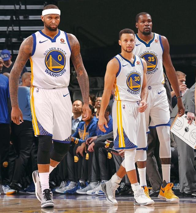 川普狂喜，乡下人乐队将在世界杯抽签仪式结束后表演《YMCA》（世界杯抽签落幕后，乡下人乐队献唱《YMCA》，令川普喜出望外）